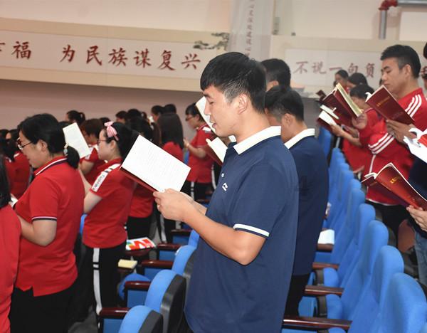恐龙绝地逃生